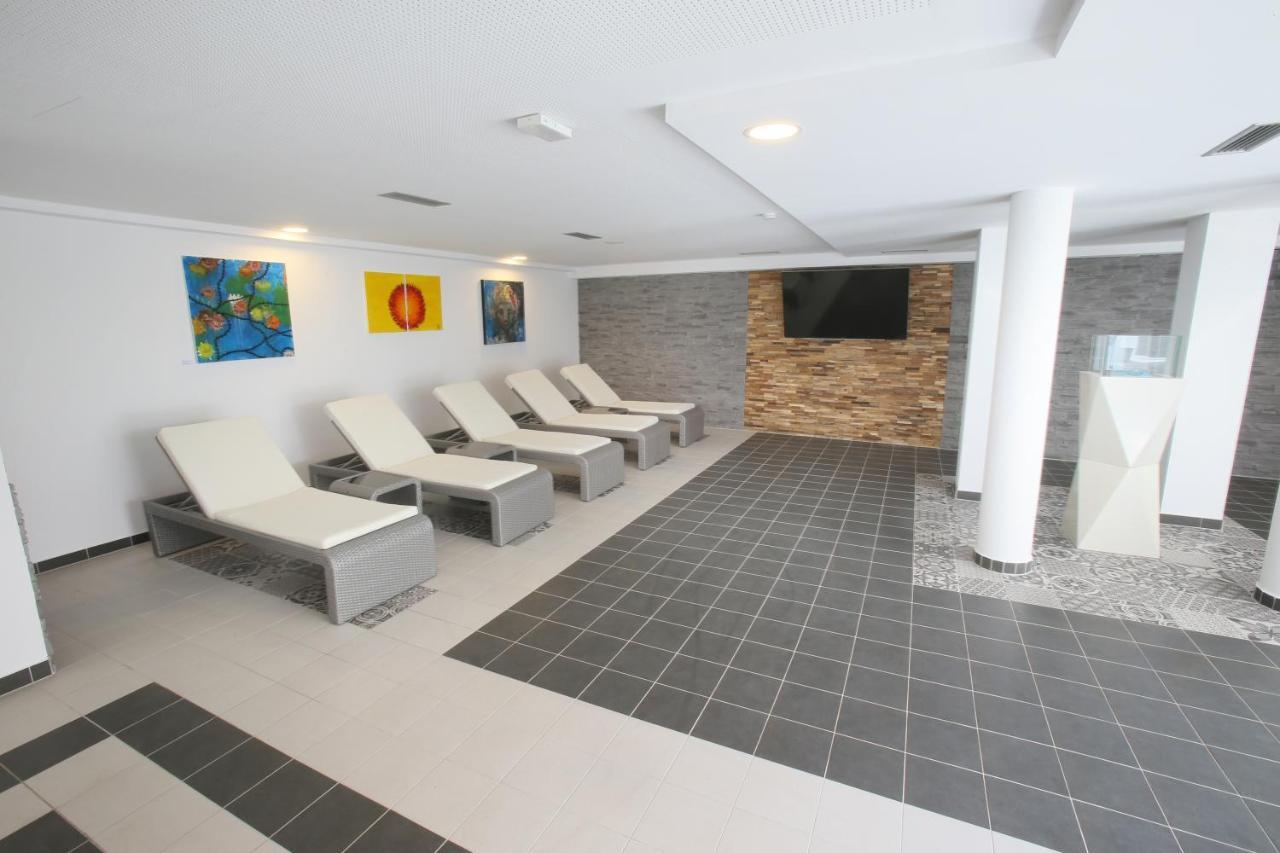 25H Spa-Residenz Pools In & Out, Private Garden & Beach Нойзидл ам Зее Екстериор снимка