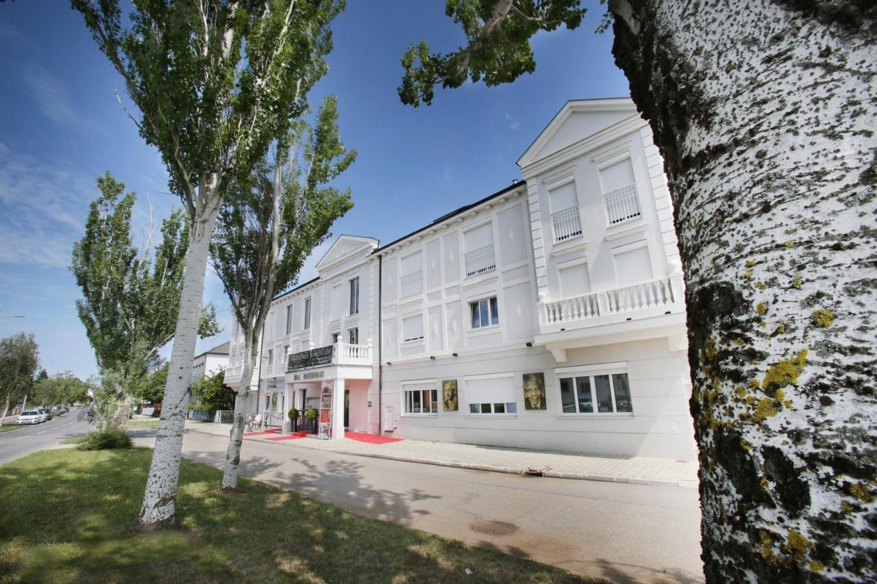 25H Spa-Residenz Pools In & Out, Private Garden & Beach Нойзидл ам Зее Екстериор снимка