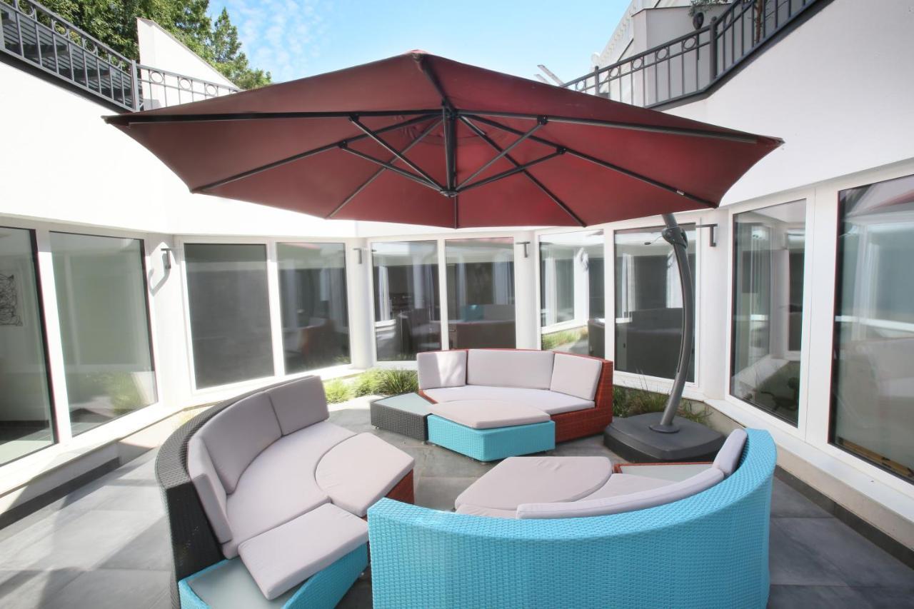 25H Spa-Residenz Pools In & Out, Private Garden & Beach Нойзидл ам Зее Екстериор снимка