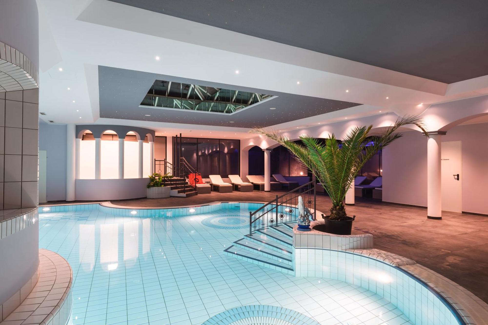 25H Spa-Residenz Pools In & Out, Private Garden & Beach Нойзидл ам Зее Екстериор снимка